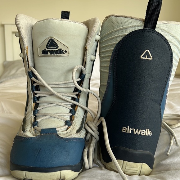Airwalk Snowboard Boots - Picture 3 of 5